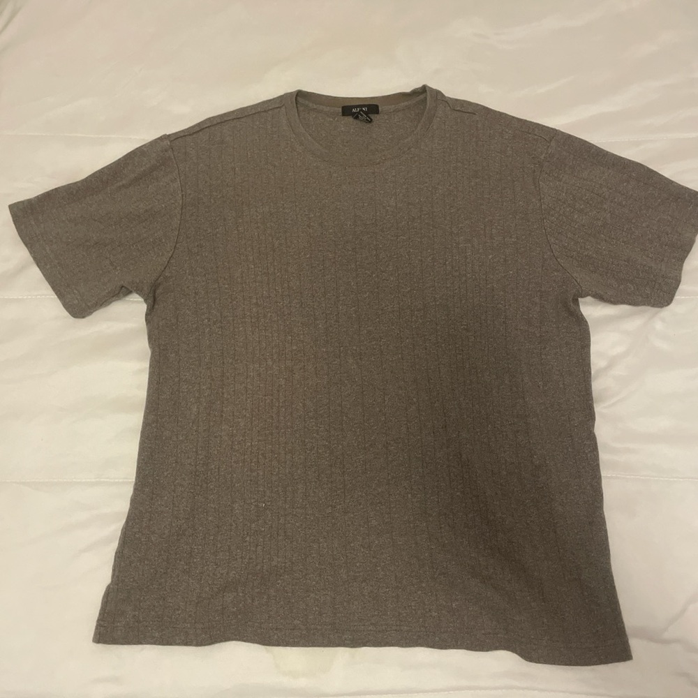 Grey Macy’s tee